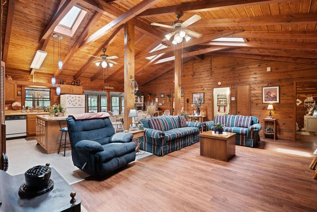 246 E Lakeshore Dr Drive, Cherokee Village, AR 72529
