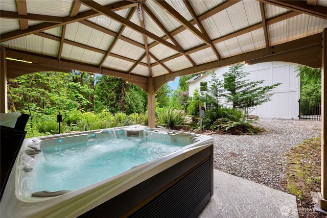 33911 NE 66th Street, Carnation, WA 98014