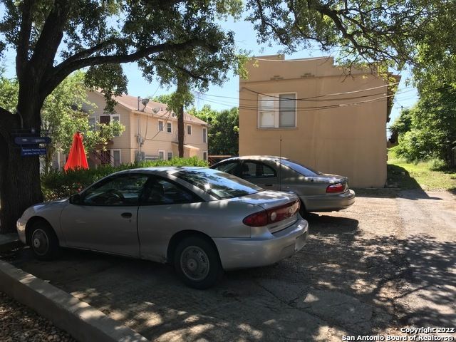 175 Harrigan Ct, Alamo Heights, TX 78209