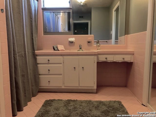 175 Harrigan Ct, Alamo Heights, TX 78209