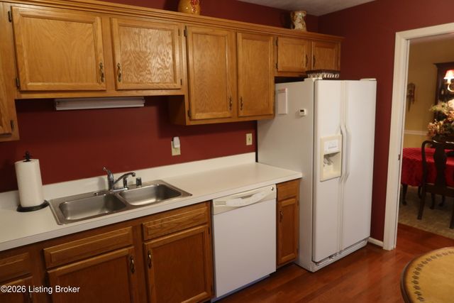 8913 Harmony Place Ct, Louisville, KY 40242