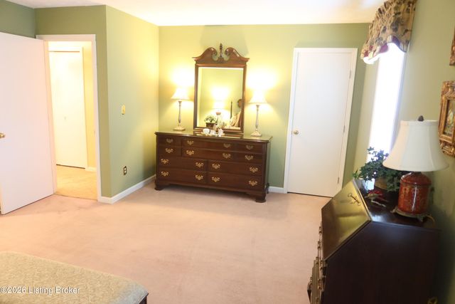 8913 Harmony Place Ct, Louisville, KY 40242