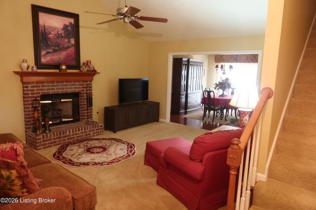 8913 Harmony Place Ct, Louisville, KY 40242