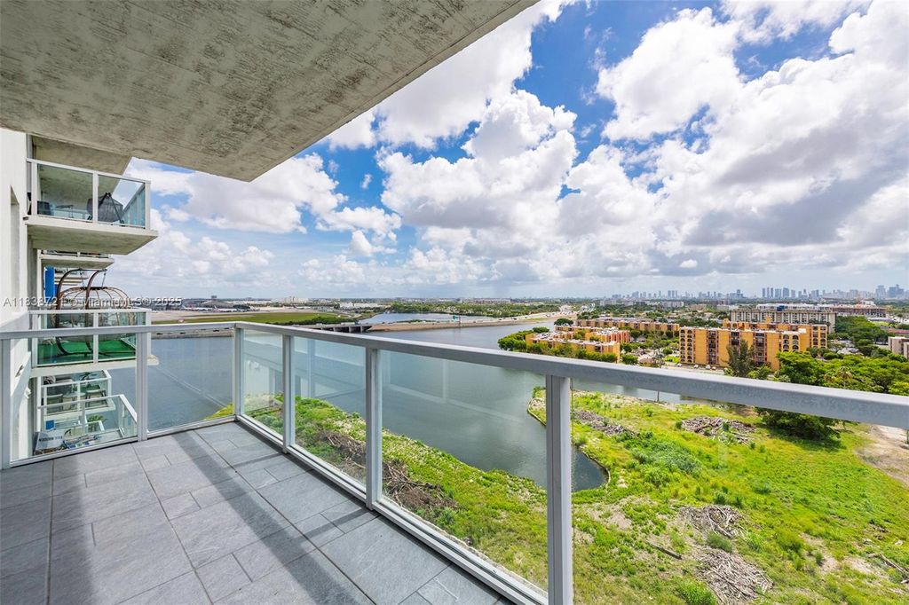 5077 NW 7th St PH15, Miami, FL 33126