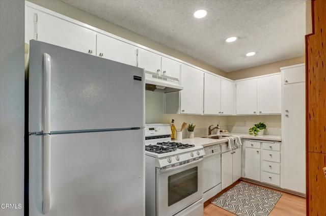 656 Sunfish Way, Port Hueneme, CA 93041