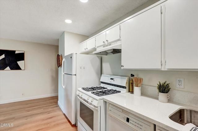 656 Sunfish Way, Port Hueneme, CA 93041