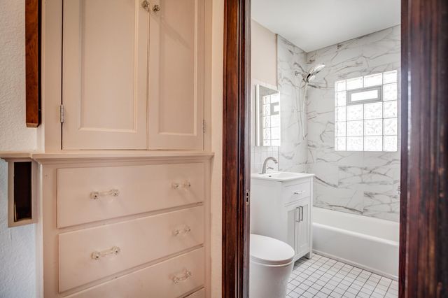 5345 Knox Avenue S, Minneapolis, MN 55419