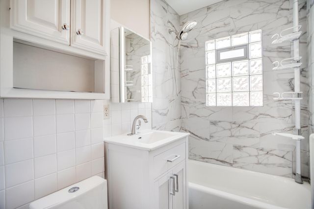 5345 Knox Avenue S, Minneapolis, MN 55419