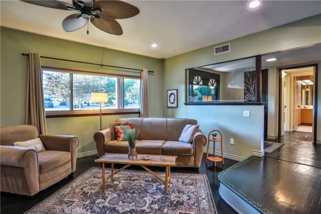 846 W 10th Street, Claremont, CA 91711
