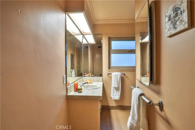 846 W 10th Street, Claremont, CA 91711