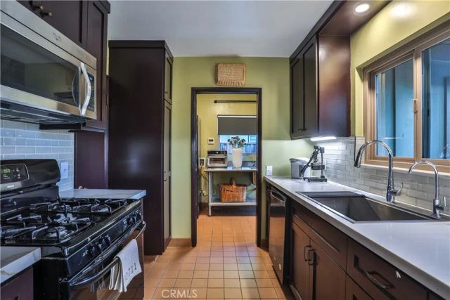 846 W 10th Street, Claremont, CA 91711