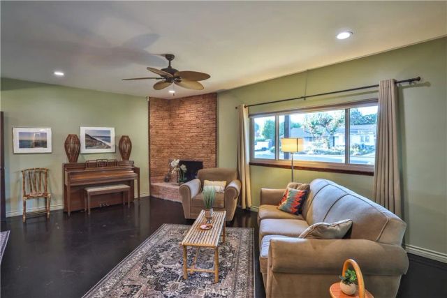 846 W 10th Street, Claremont, CA 91711