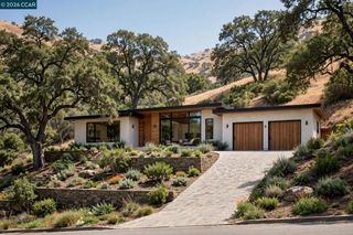 46 Oak Rd, Orinda, CA 94563