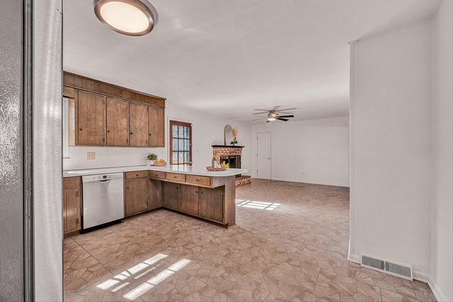 5918 Green Ridge RD, Roanoke, VA 24019