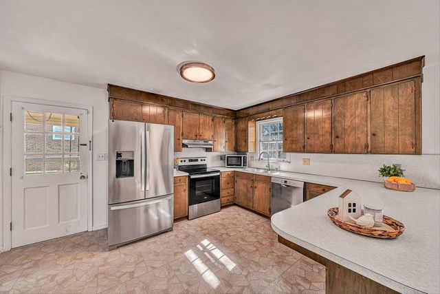 5918 Green Ridge RD, Roanoke, VA 24019