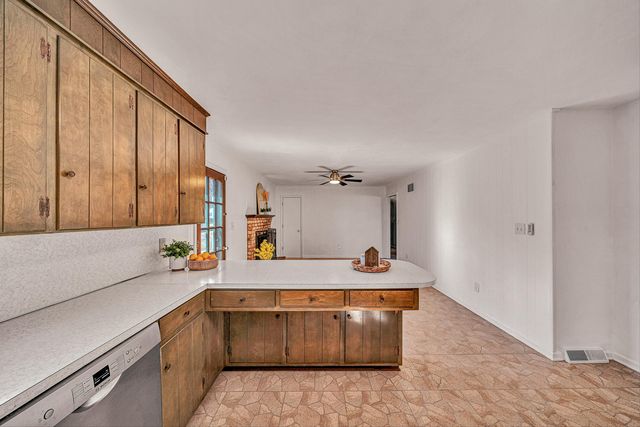 5918 Green Ridge RD, Roanoke, VA 24019