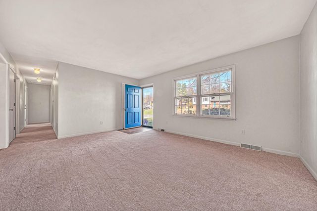 5918 Green Ridge RD, Roanoke, VA 24019