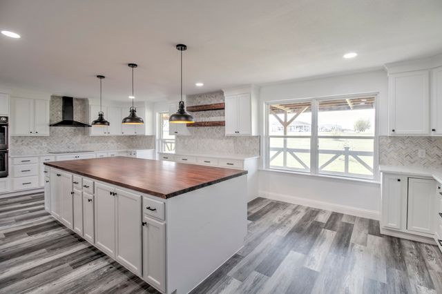 3884 E Lois Road, Sanger, TX 76266