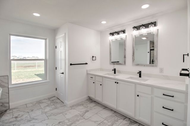 3884 E Lois Road, Sanger, TX 76266