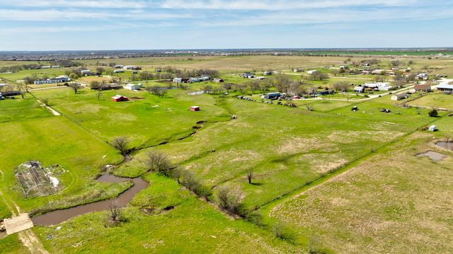 3884 E Lois Road, Sanger, TX 76266