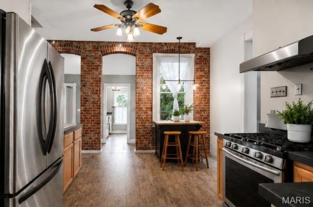 1216 N 5th Street, St Charles, MO 63301