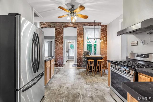 1216 N 5th Street, St Charles, MO 63301