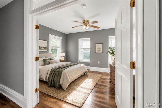 1216 N 5th Street, St Charles, MO 63301