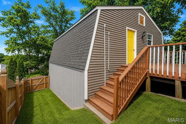 1216 N 5th Street, St Charles, MO 63301