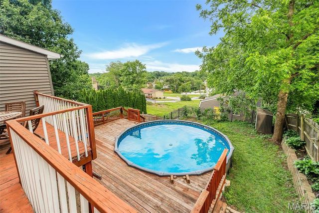 1216 N 5th Street, St Charles, MO 63301