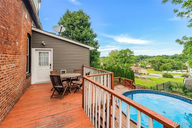 1216 N 5th Street, St Charles, MO 63301