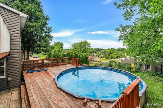 1216 N 5th Street, St Charles, MO 63301
