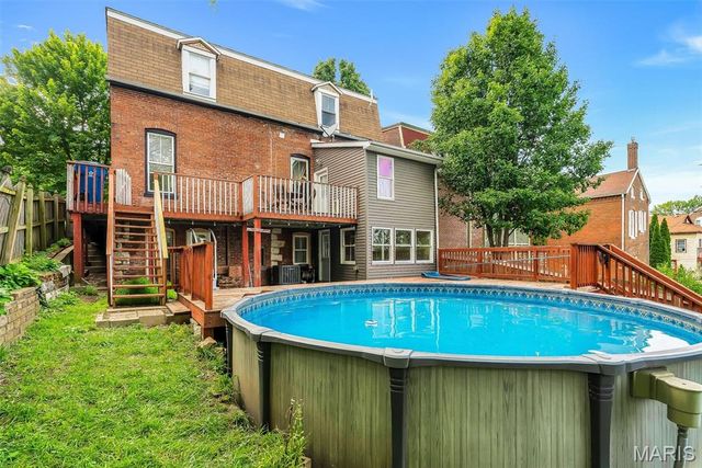 1216 N 5th Street, St Charles, MO 63301