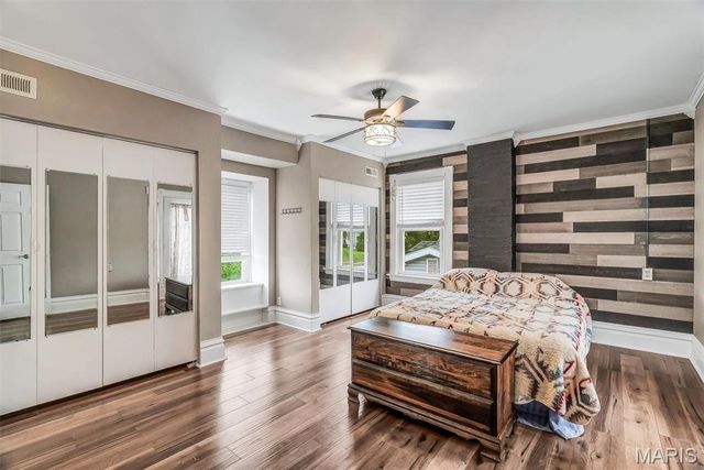 1216 N 5th Street, St Charles, MO 63301