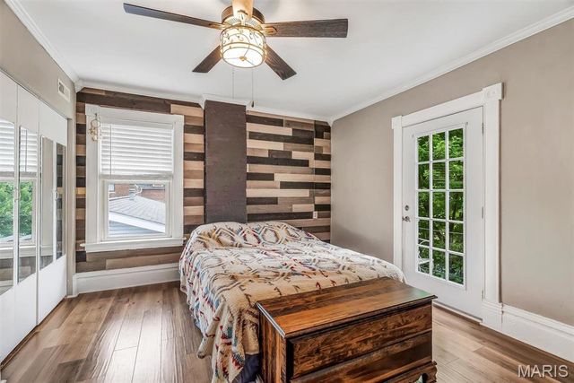 1216 N 5th Street, St Charles, MO 63301