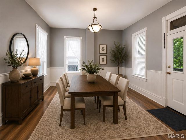 1216 N 5th Street, St Charles, MO 63301
