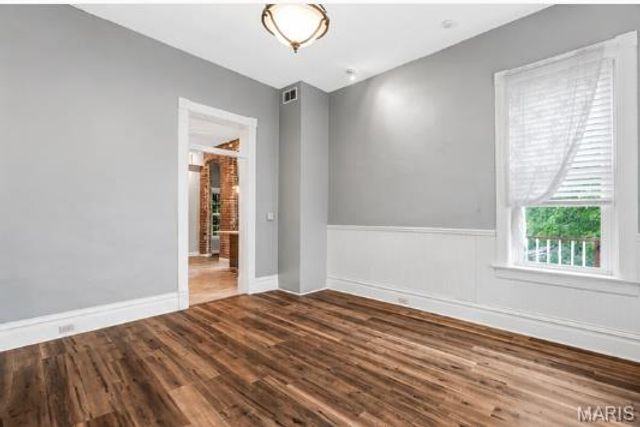 1216 N 5th Street, St Charles, MO 63301