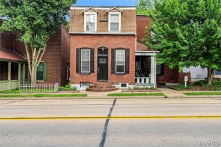 1216 N 5th Street, St Charles, MO 63301