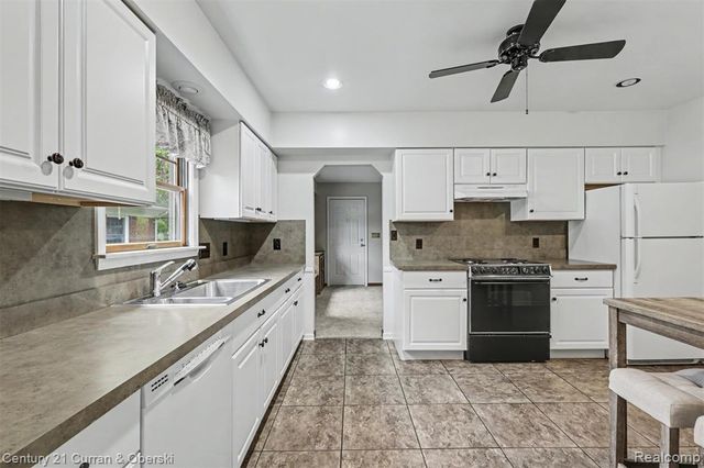 4437 Merrick Street, Dearborn Heights, MI 48125