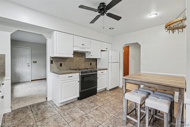 4437 Merrick Street, Dearborn Heights, MI 48125