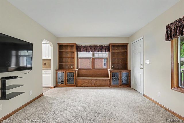 4437 Merrick Street, Dearborn Heights, MI 48125