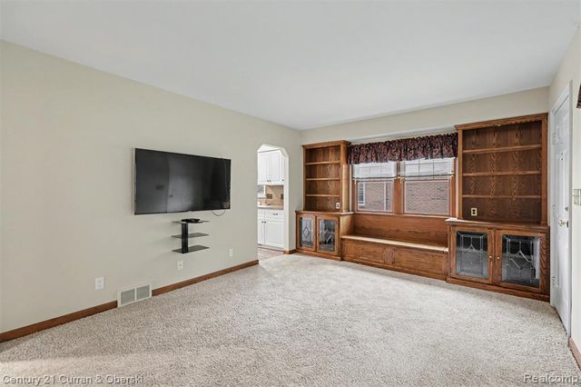 4437 Merrick Street, Dearborn Heights, MI 48125