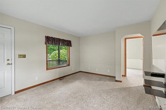4437 Merrick Street, Dearborn Heights, MI 48125