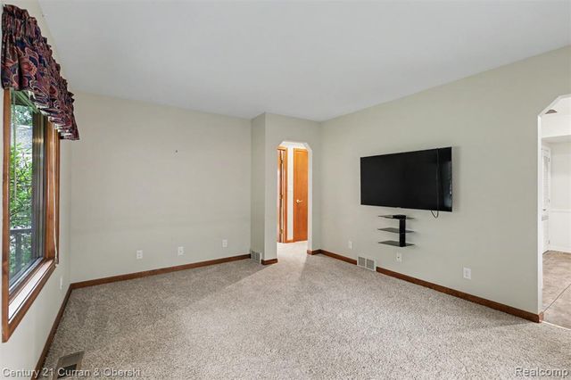 4437 Merrick Street, Dearborn Heights, MI 48125