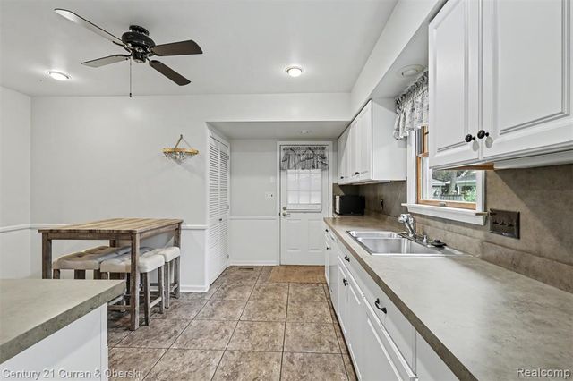 4437 Merrick Street, Dearborn Heights, MI 48125