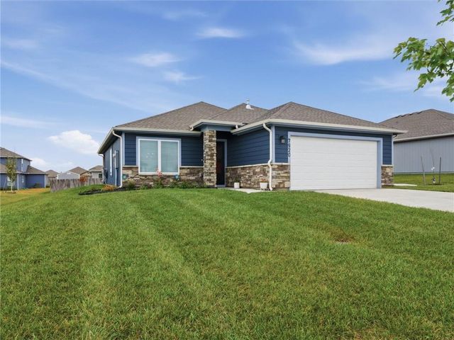 7920 SE 5th Terrace, Blue Springs, MO 64014