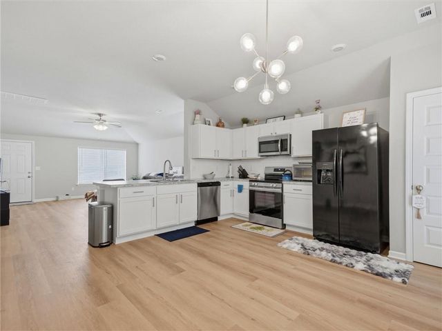 7920 SE 5th Terrace, Blue Springs, MO 64014