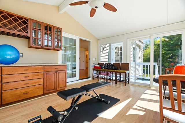 1 Village Ln, Littleton, MA 01460