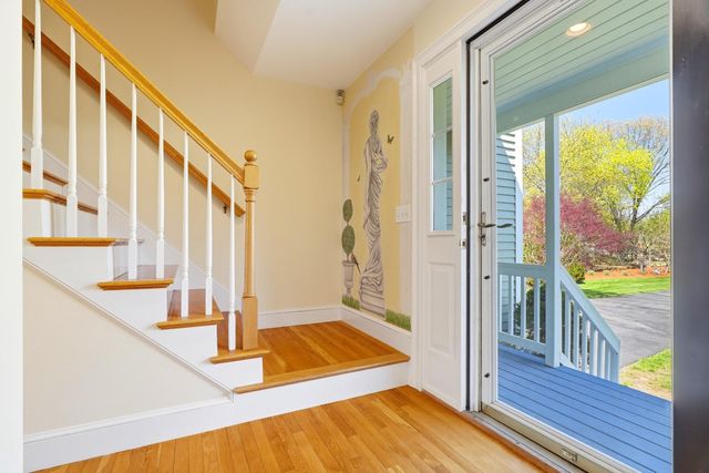 1 Village Ln, Littleton, MA 01460