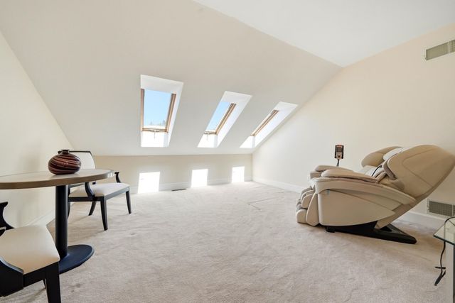 1 Village Ln, Littleton, MA 01460