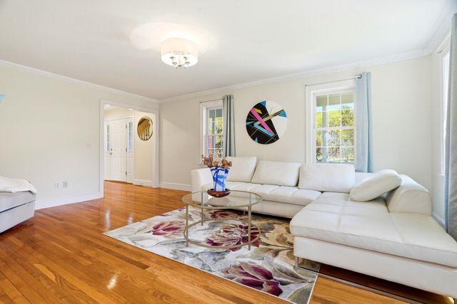 1 Village Ln, Littleton, MA 01460